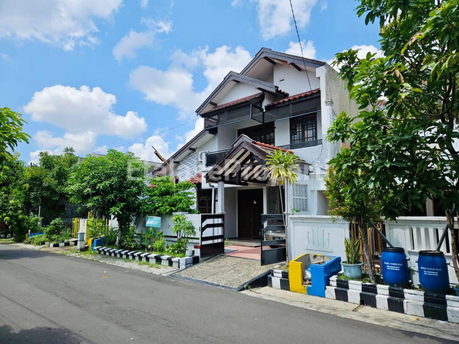 Foto properti Dijual Rumah Wisma Pagesangan, Jambangan Surabaya, Kondisi Terawat & Siap Huni, ROW Jalan Lebar.  Wisma Pagesangan III, Jambangan, Surabaya 1