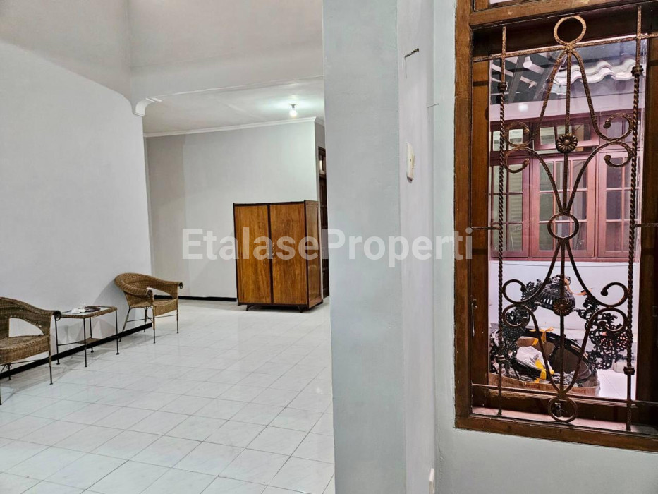 Foto properti Dijual Rumah Wisma Pagesangan, Jambangan Surabaya, Kondisi Terawat & Siap Huni, ROW Jalan Lebar.  Wisma Pagesangan III, Jambangan, Surabaya 6
