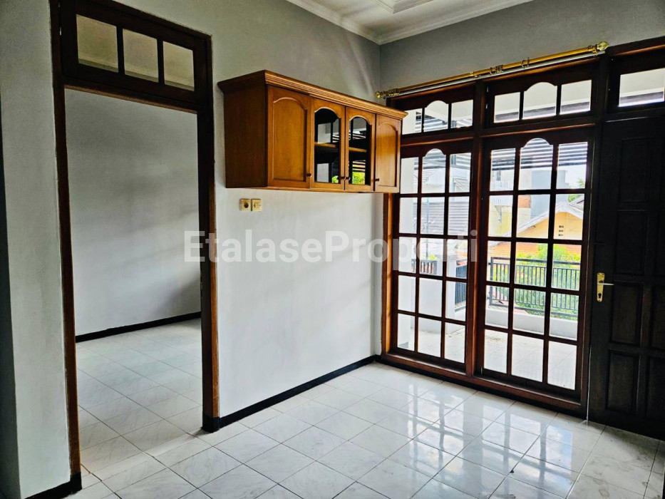 Foto properti Dijual Rumah Wisma Pagesangan, Jambangan Surabaya, Kondisi Terawat & Siap Huni, ROW Jalan Lebar.  Wisma Pagesangan III, Jambangan, Surabaya 10