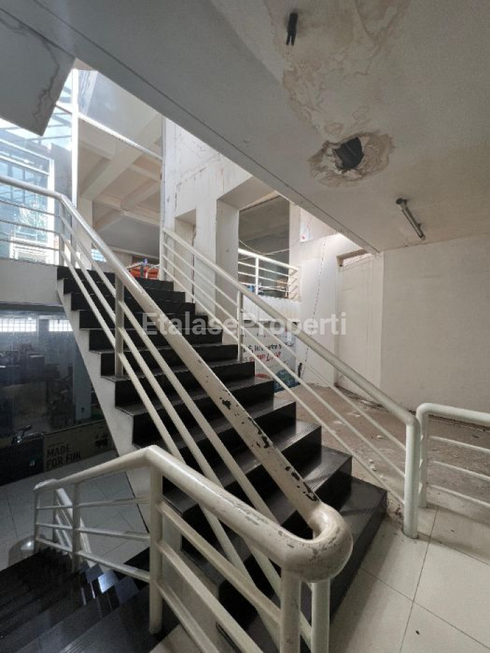 Foto properti *Dijual Ruko Pasar Besar, Malang* 8