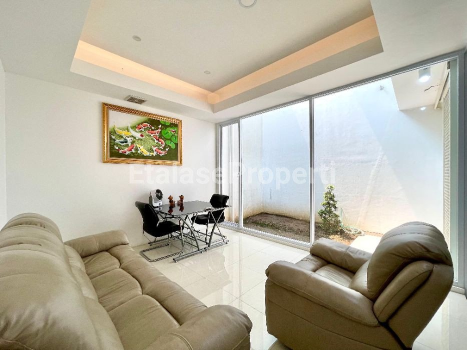 Foto properti *Dijual Rumah Woodland Citraland Surabaya* 6