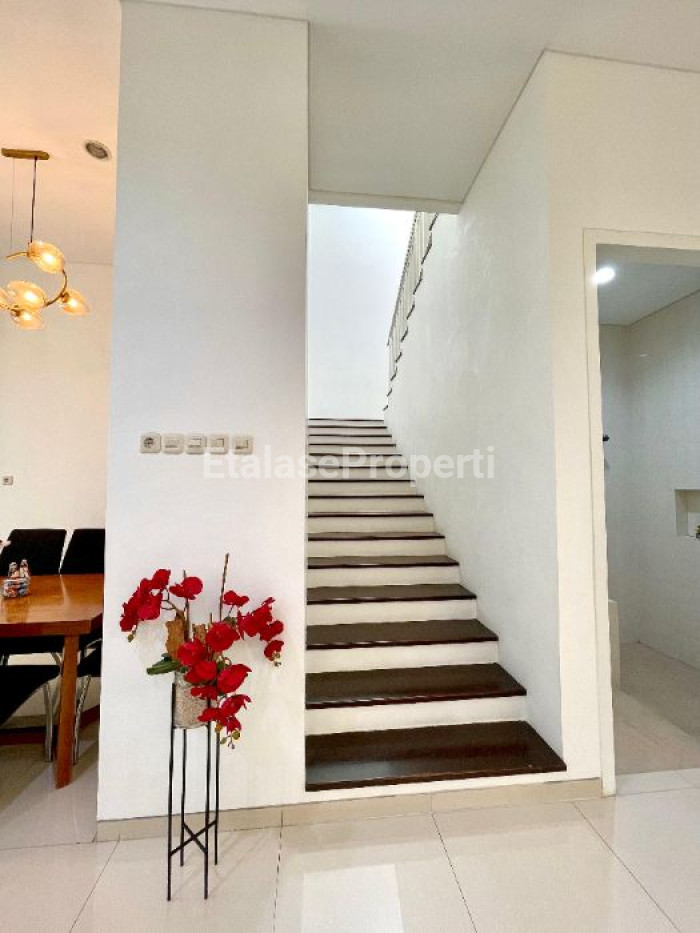 Foto properti *Dijual Rumah Woodland Citraland Surabaya* 7