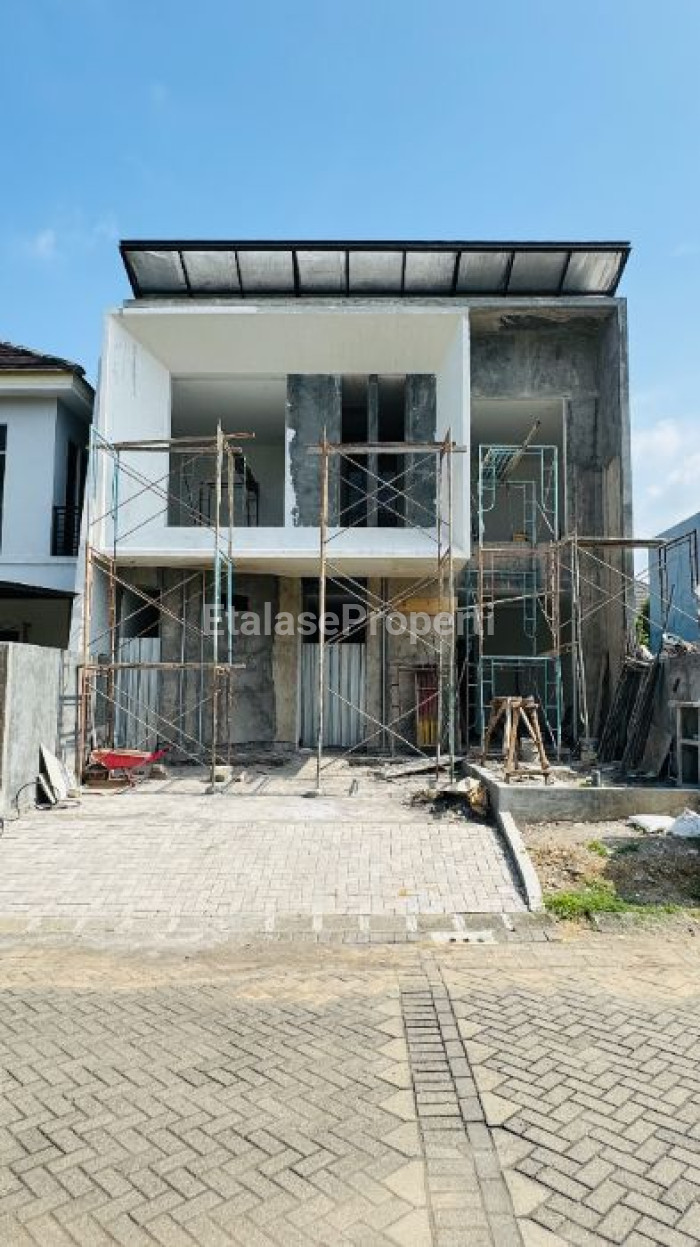 Foto properti *Dijual Rumah Woodland Citraland Surabaya* 1