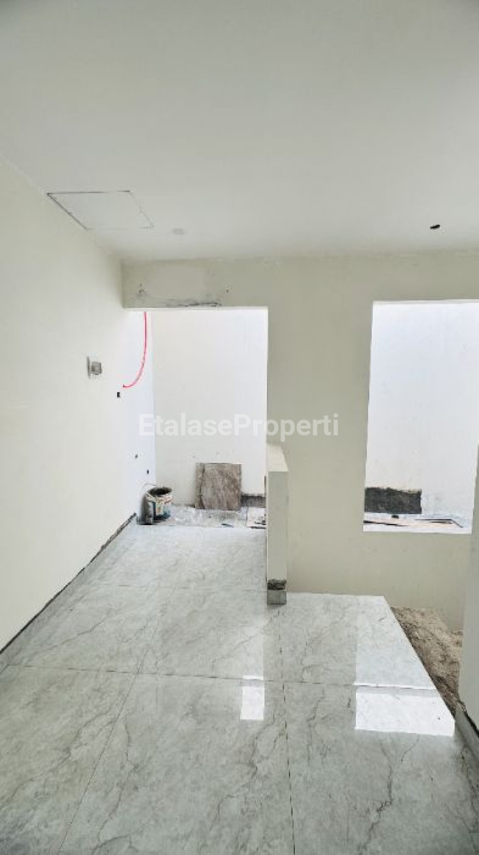 Foto properti *Dijual Rumah Woodland Citraland Surabaya* 5