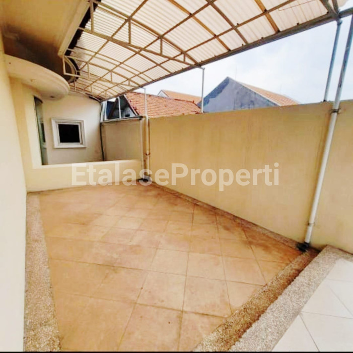 Foto properti Disewakan Rumah Furnished Siap Huni, Tenggilis Utara, Surabaya 10