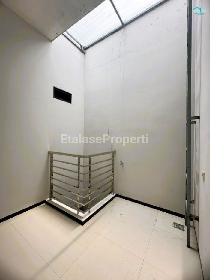 Foto properti Dijual Rumah Baru Villa Kalijudan Indah Dekat Galaxy Mall 3