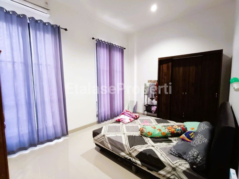 Foto properti Dijual Rumah Pantai Mentari Kenjeran 2 Lantai Semi Furnish 5