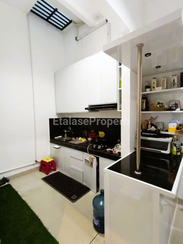 Foto properti Dijual Rumah Pantai Mentari Kenjeran 2 Lantai Semi Furnish 6