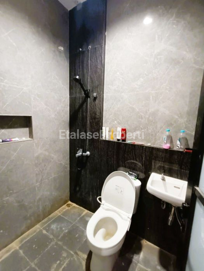 Foto properti Dijual Rumah Pantai Mentari Kenjeran 2 Lantai Semi Furnish 8