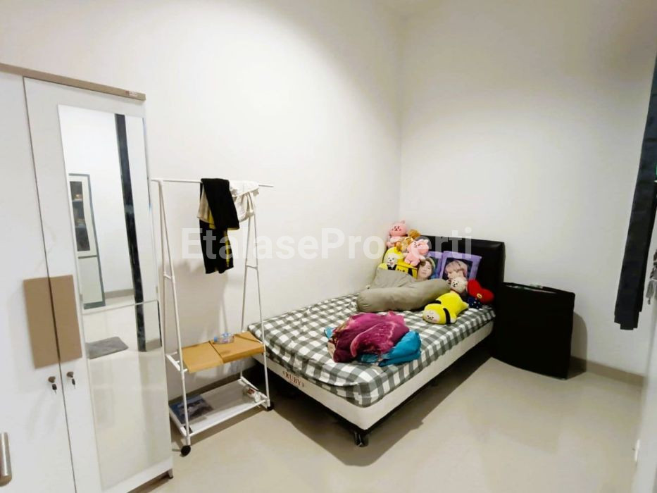Foto properti Dijual Rumah Pantai Mentari Kenjeran 2 Lantai Semi Furnish 9