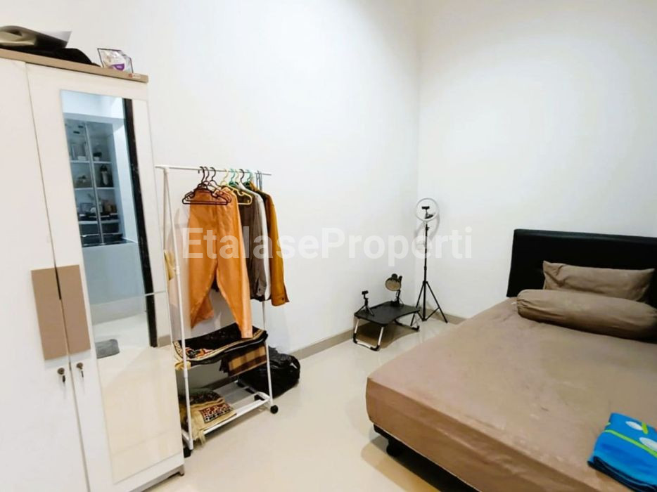 Foto properti Dijual Rumah Pantai Mentari Kenjeran 2 Lantai Semi Furnish 10