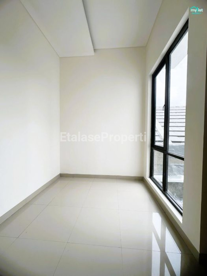Foto properti Disewakan Rumah Royal Paka Dekat UPN MERR Baru Gress 7