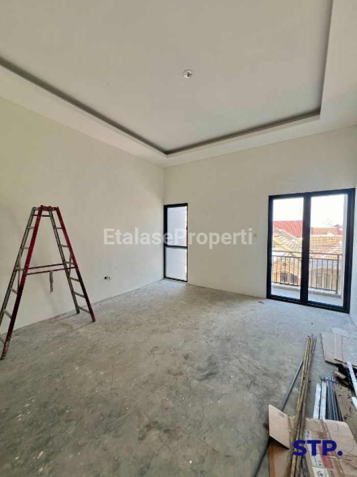 Foto properti Rumah Baru Minimalis Di Nirwana Eksekutif 8
