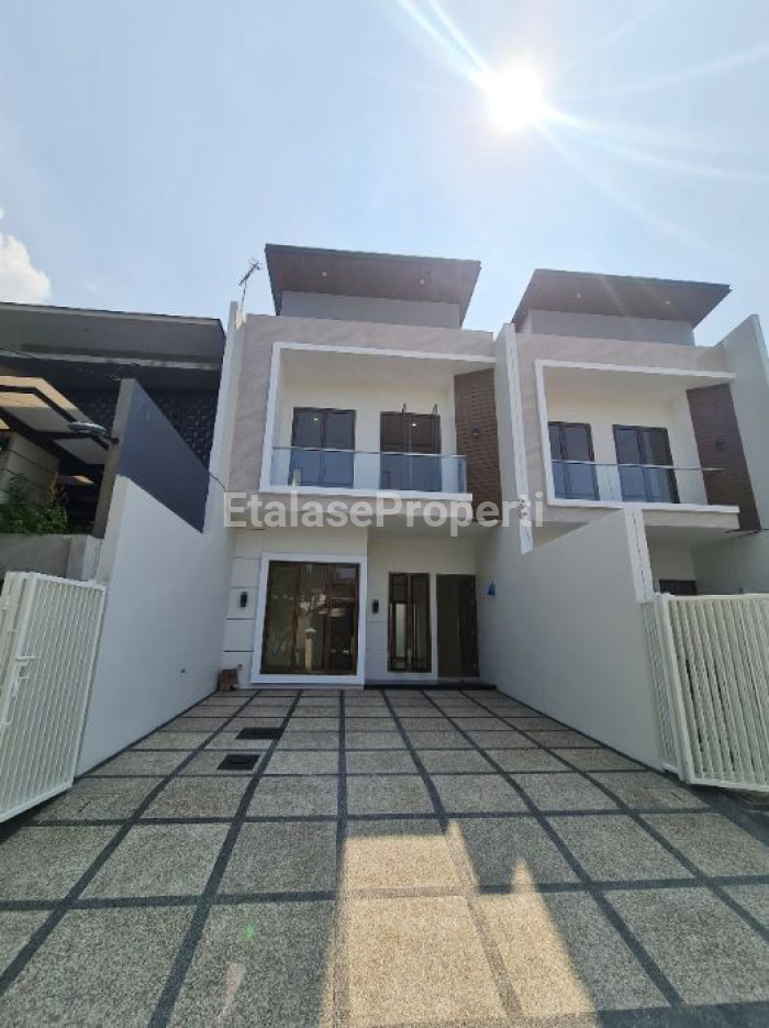 Foto properti Rumah Baru Di Baruk Dekat Nirwana Eksekutif Rungkut MERR 1