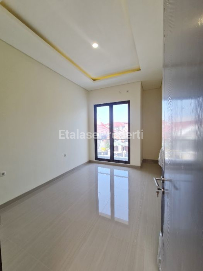 Foto properti Rumah Baru Di Baruk Dekat Nirwana Eksekutif Rungkut MERR 6