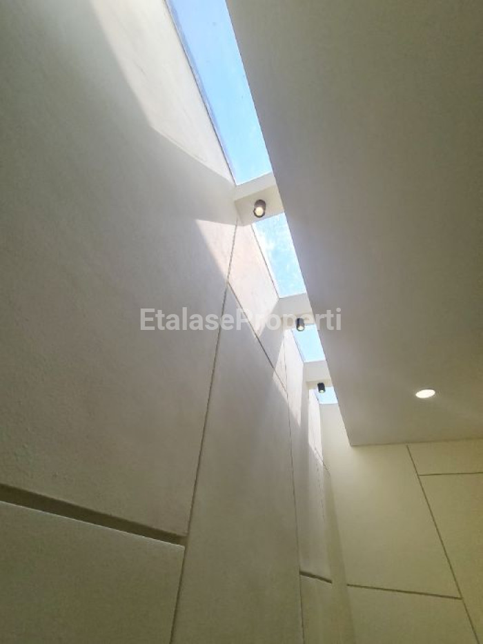 Foto properti Rumah Baru Di Baruk Dekat Nirwana Eksekutif Rungkut MERR 2