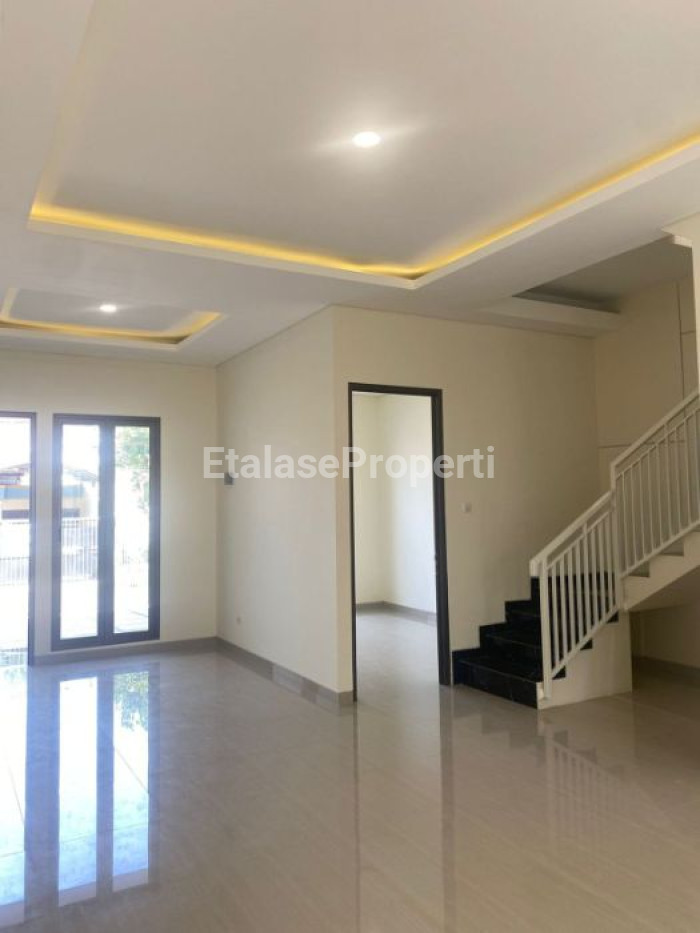 Foto properti Dijual Rumah Baru Gress Baruk Tengah Selangkah Dari MERR 3