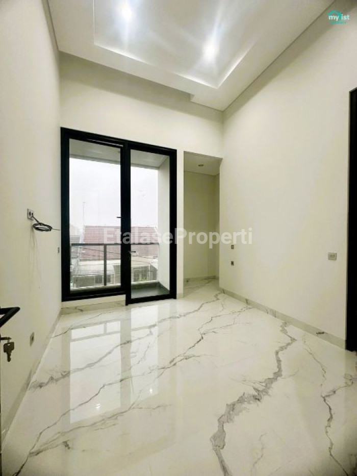Foto properti Rumah Baru Gress Manyar Premium Mewah Megah Dekat UNTAG 4