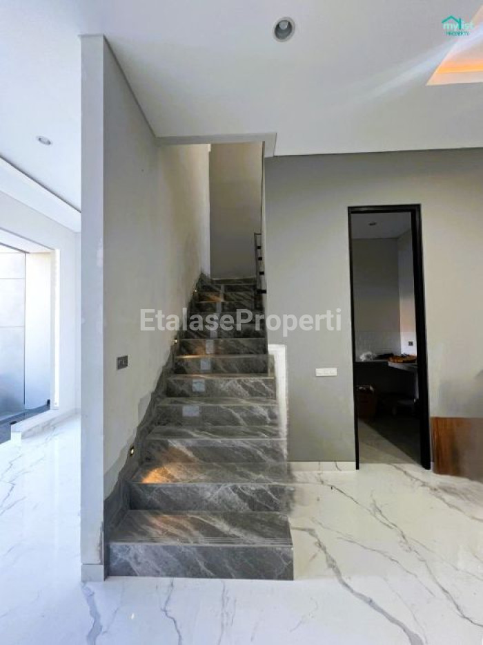 Foto properti Rumah Baru Gress Manyar Premium Mewah Megah Dekat UNTAG 8