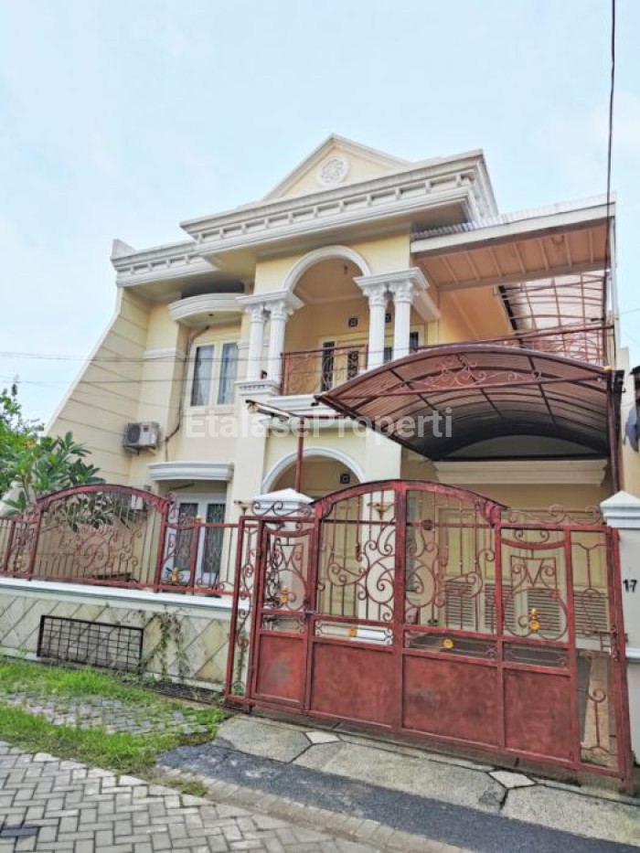 Foto properti *Dijual Rumah Tenggilis Utara* 1