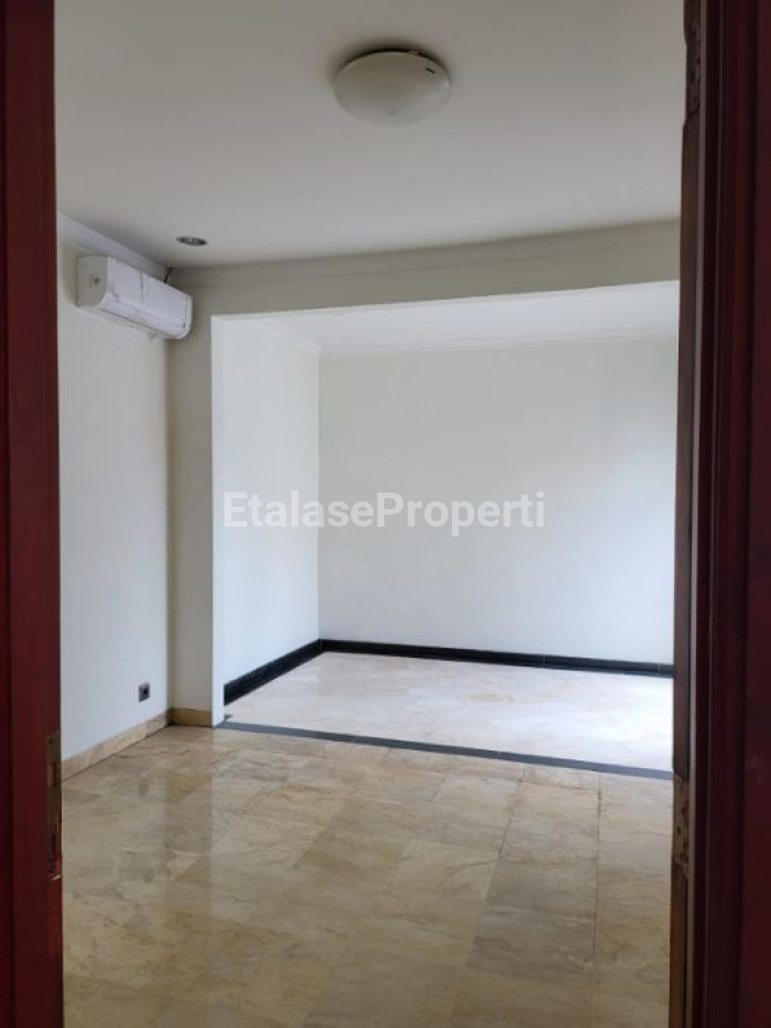 Foto properti Disewakan Rumah Crystal Golf Citraland 9