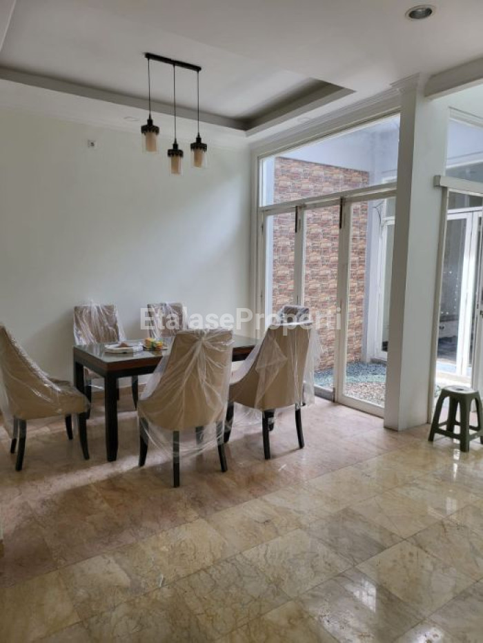Foto properti Disewakan Rumah Crystal Golf Citraland 6