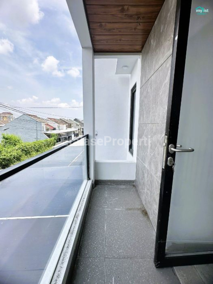 Foto properti Dijual Rumah Baru Di Royal Paka Dekat UPN MERR 2