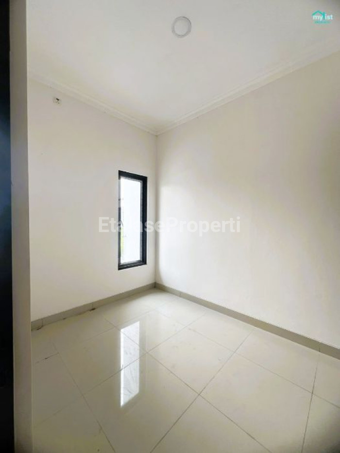 Foto properti Dijual Rumah Baru Di Royal Paka Dekat UPN MERR 9