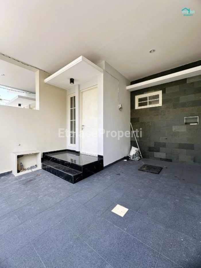 Foto properti Dijual Rumah Baru Gress Tenggilis Mejoyo Dekat Ubaya 4