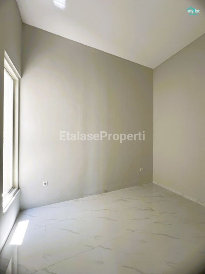 Foto properti Dijual Rumah Baru Gress Tenggilis Mejoyo Dekat Ubaya 6