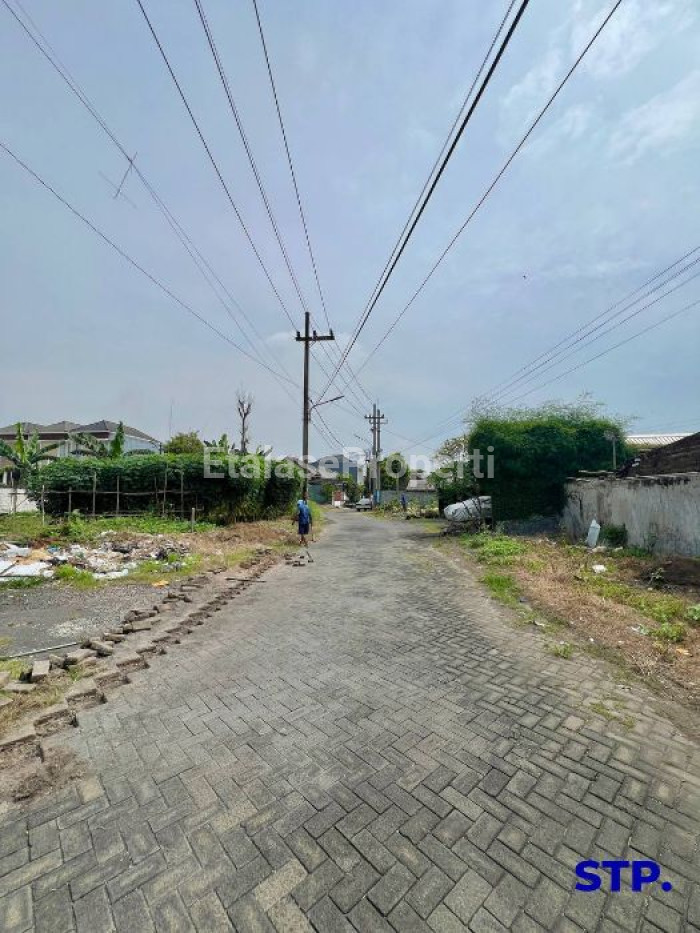 Foto properti Rumah Baru Modern Di Tenggilis Mejoyo Selatan 9