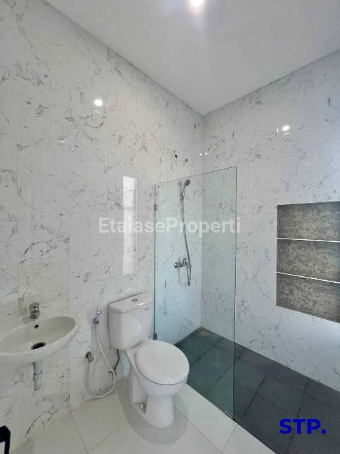 Foto properti Rumah Baru Modern Di Perumahan Villa Kalijudan Indah 9
