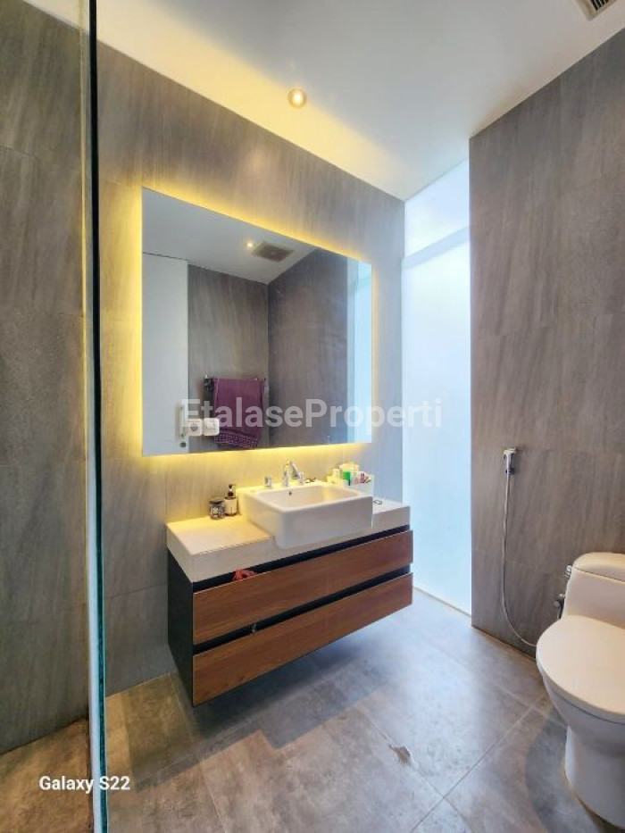 Foto properti Disewakan Rumah Citraland Utama Crystal Golf Dekat Pakuwon 5