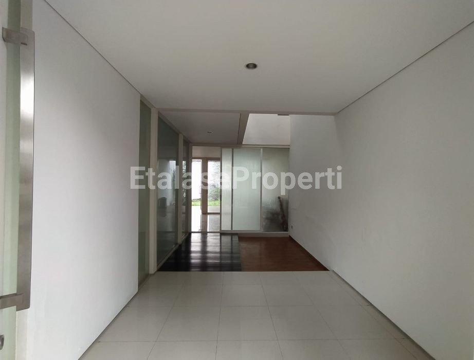 Foto properti JUAL RUMAH CITRALAND UTAMA ROYAL PARK (HD) 5