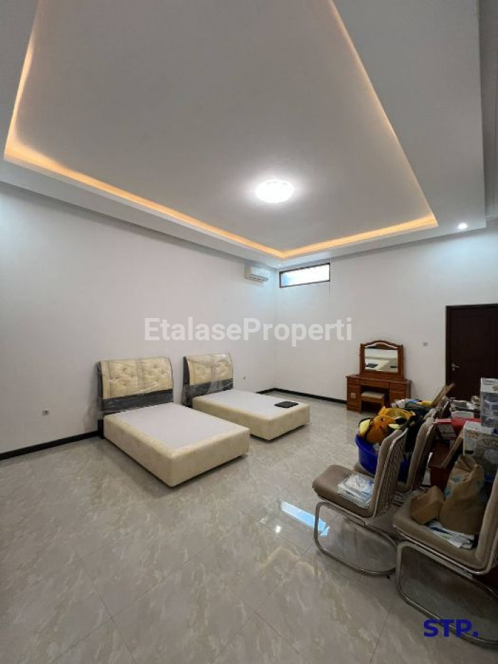 Foto properti NEW RENOV - Rumah Tinggal Siap Huni Di Manyar Kertoarjo 9