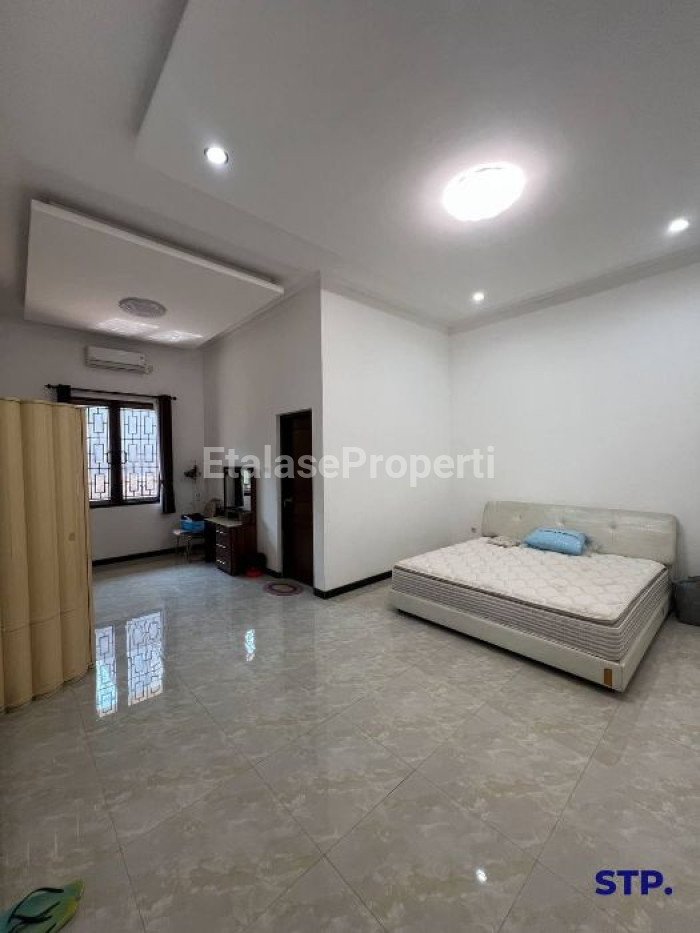 Foto properti NEW RENOV - Rumah Tinggal Siap Huni Di Manyar Kertoarjo 10