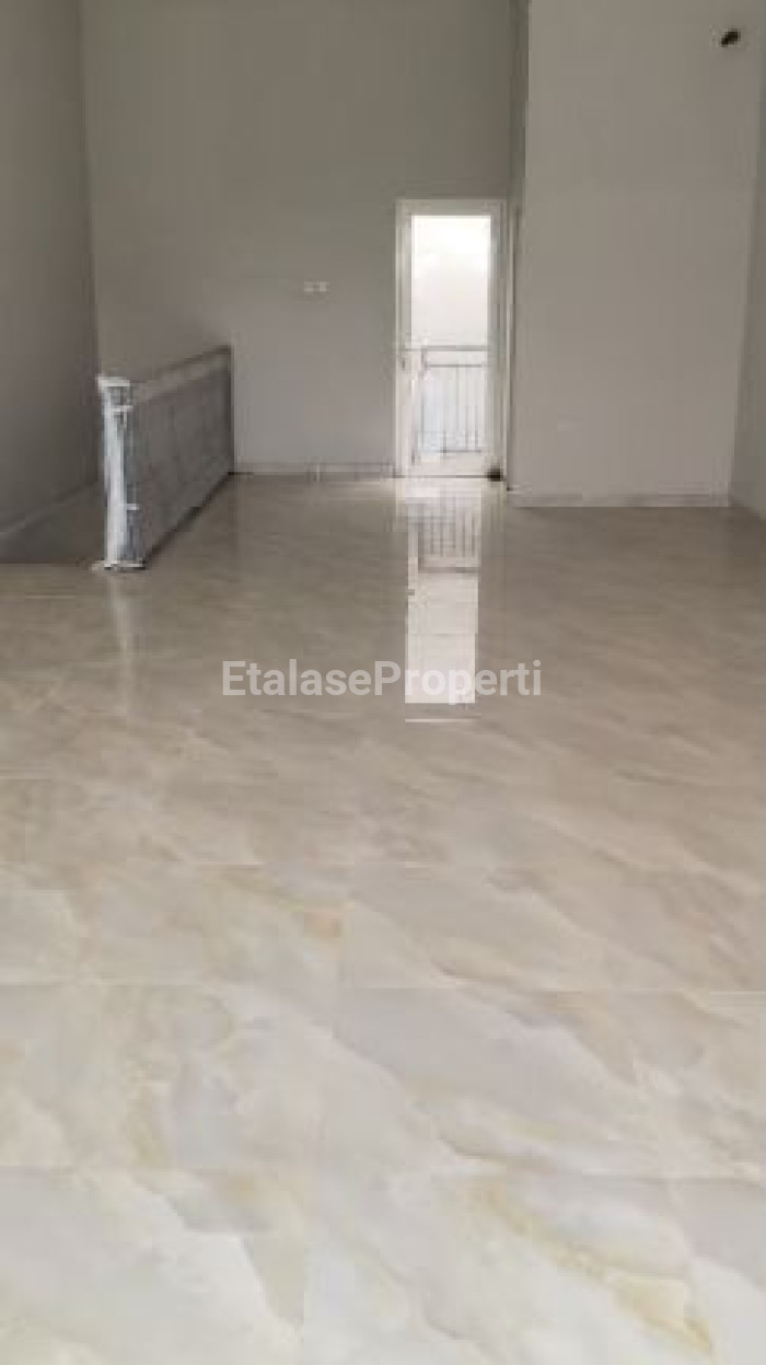 Foto properti Di Jual Atau Di Sewakan Ruko 2 Lantai Di Raya Lidah Harapan Barat, Surabaya 6