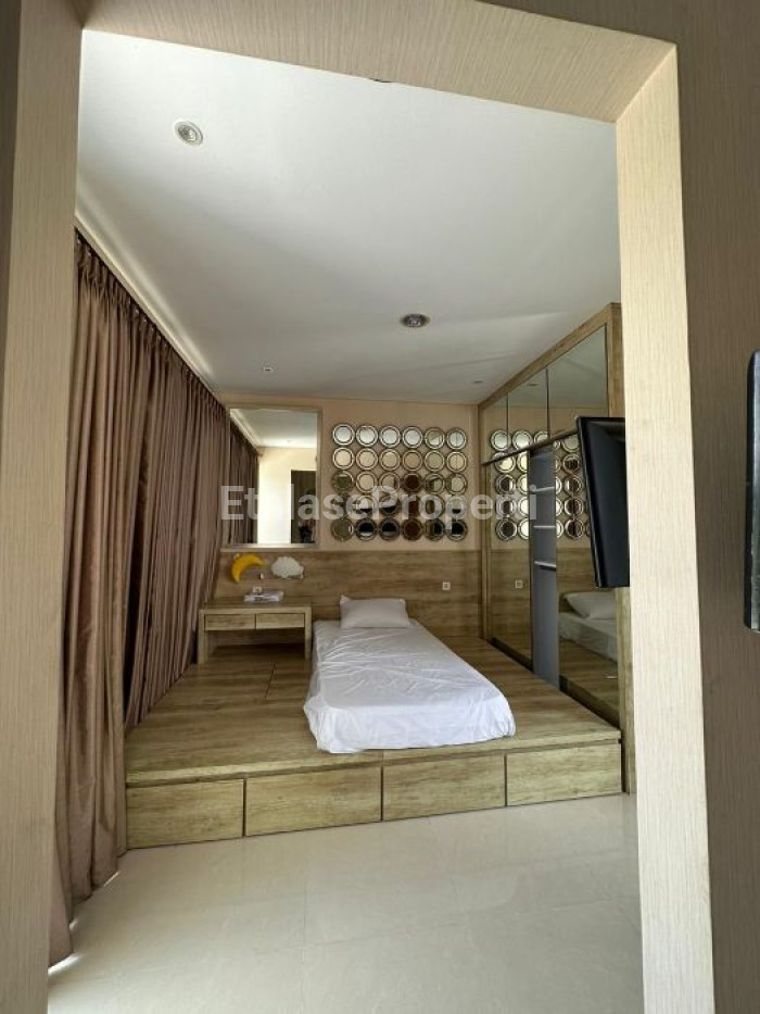 Foto properti Rumah Bagus Di Forest Mansion Citraland Wiyung Ada Private Pool 6