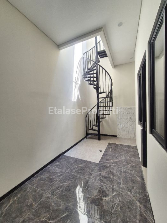 Foto properti Dijual Rumah Villa Kalijudan Dekat Dharmahusada Surabaya 5