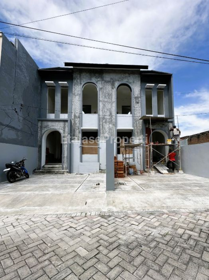 Foto properti Rumah Baru Medokan Sawah Timur Gununganyar Rungkut Dekat UPN 2