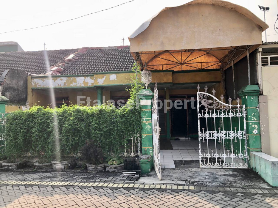 Foto properti Dijual Rumah Lokasi Strategis Mepet Surabaya, Perumahan Griya Wage, Sidoarjo 1