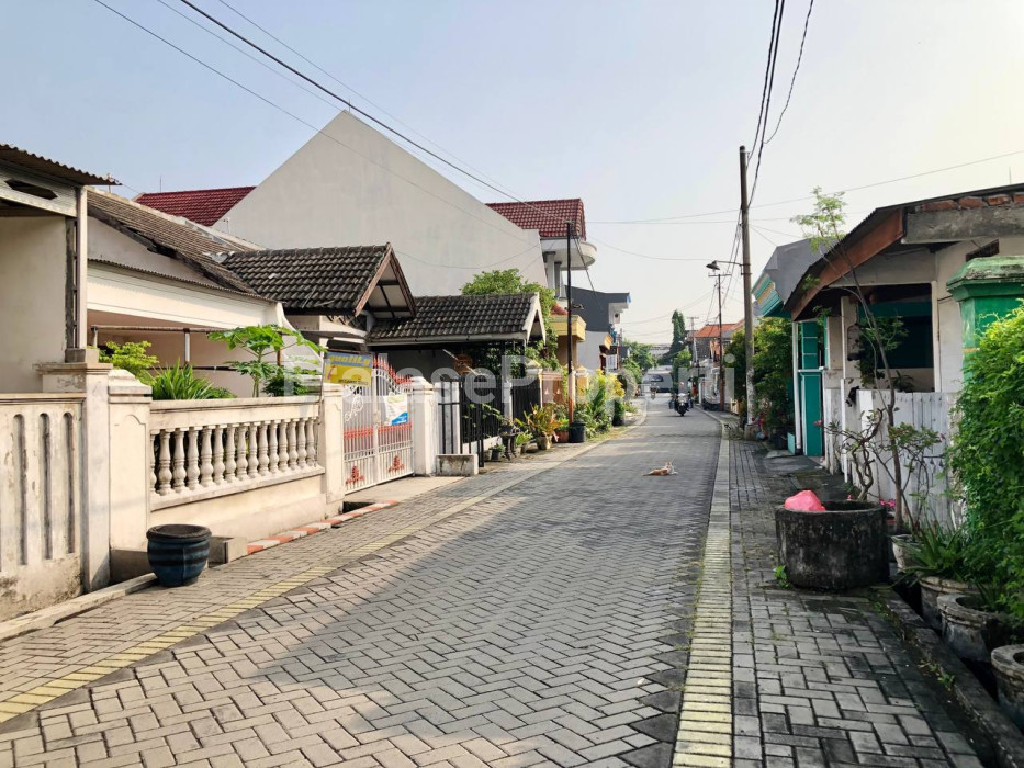 Foto properti Dijual Rumah Lokasi Strategis Mepet Surabaya, Perumahan Griya Wage, Sidoarjo 2