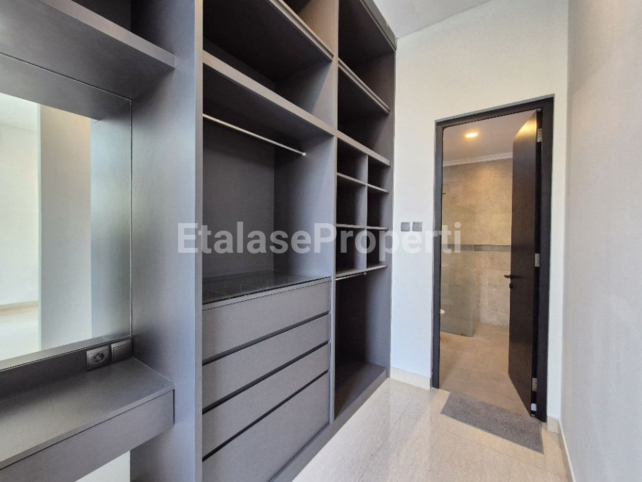 Foto properti Dijual Rumah Araya Surabaya Galaxy Bumi Permai Full Marmer 4