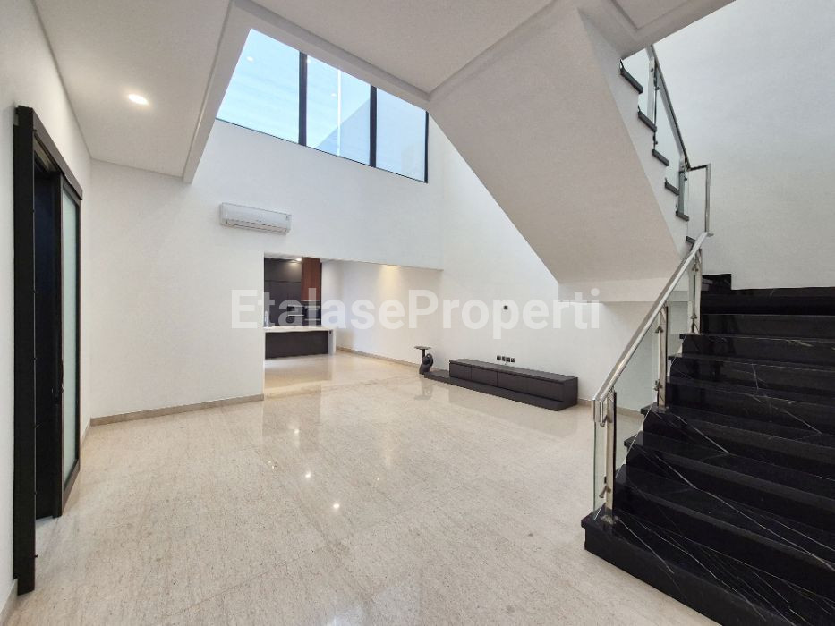 Foto properti Dijual Rumah Araya Surabaya Galaxy Bumi Permai Full Marmer 7