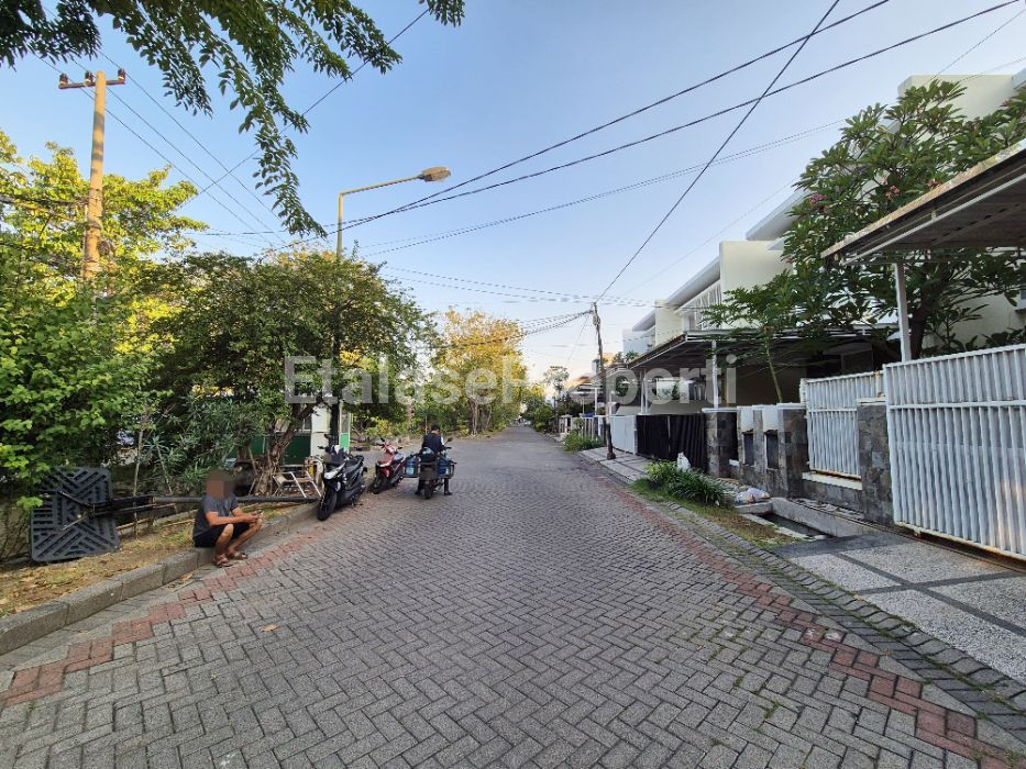 Foto properti Dijual Rumah Araya Surabaya Galaxy Bumi Permai Full Marmer 9