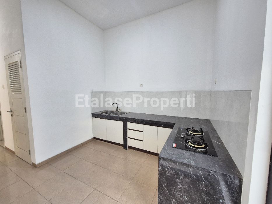 Foto properti Dijual Rumah Araya Surabaya Galaxy Bumi Permai Full Marmer 10