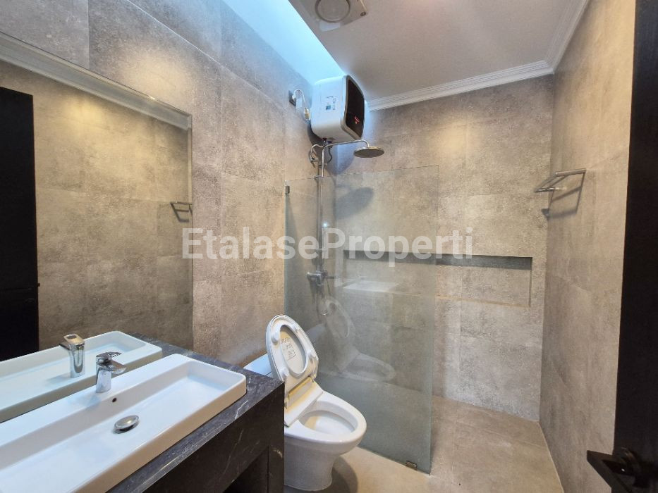 Foto properti Disewakan Rumah Di Araya Surabaya Galaxy Bumi Permai 7