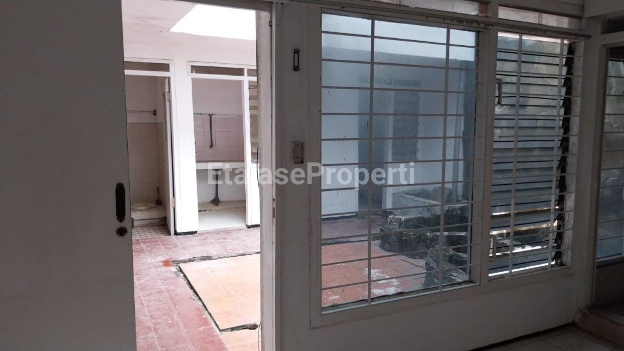 Foto properti *Dijual Rumah Wisma Permai Barat III* 6