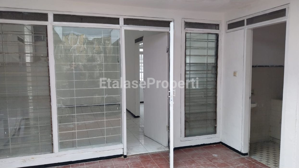 Foto properti *Dijual Rumah Wisma Permai Barat III* 7