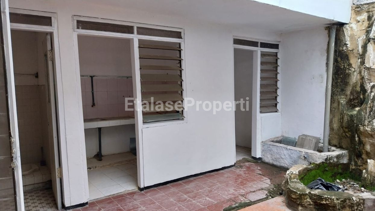 Foto properti *Dijual Rumah Wisma Permai Barat III* 8